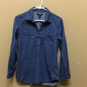Old navy chambray pullover shirt